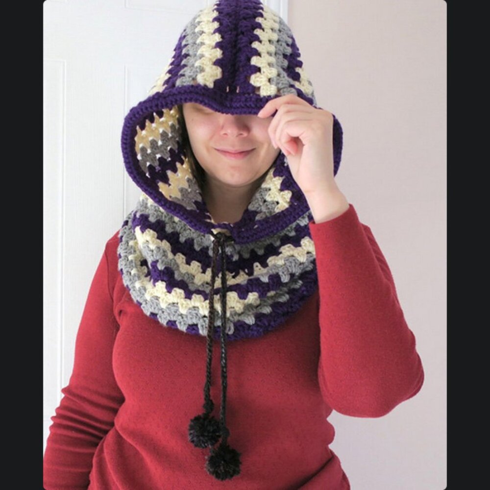 NEW NWOT Handmade Crochet Hooded Cowl with pompoms - Machine-Washable Acrylic